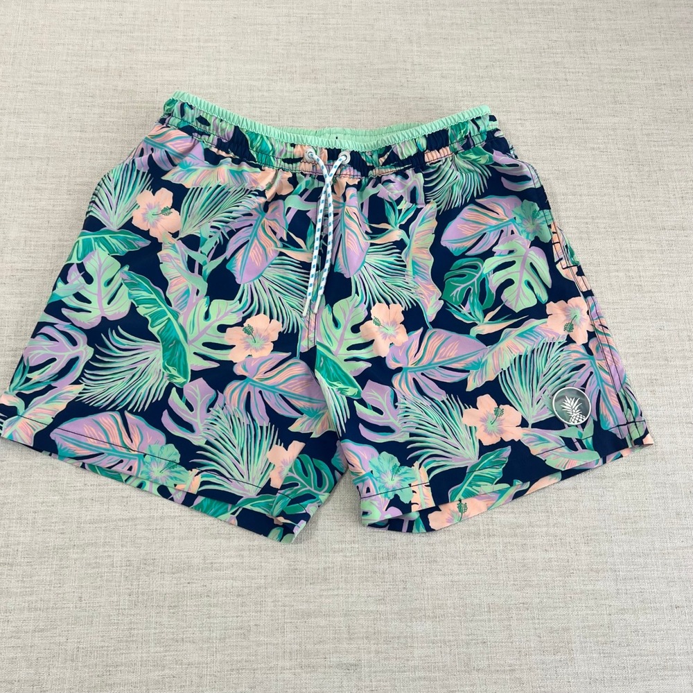 Chubbies Swim Trunks Mens Medium Blue Tropical Floral Excellent 5.5 Inseam